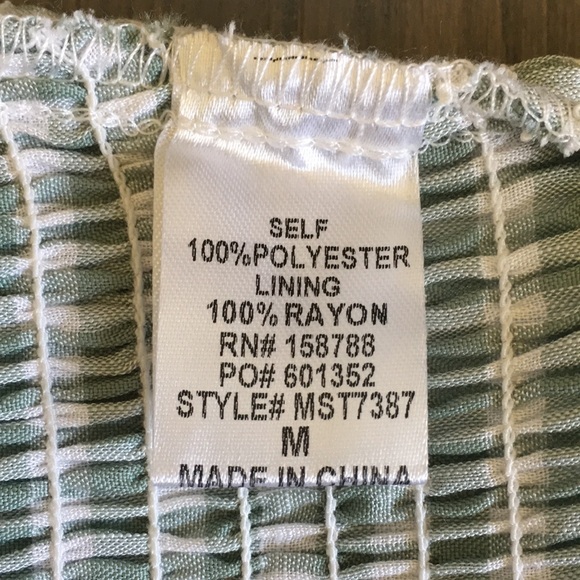 NWOT Mable Sage Gingham Smocked Puff Sleeve Crop Top, size Medium ❤️ - Picture 12 of 14